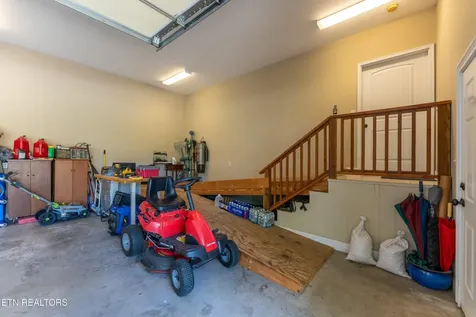 1746 Burnside Drive Maryville TN 37801
