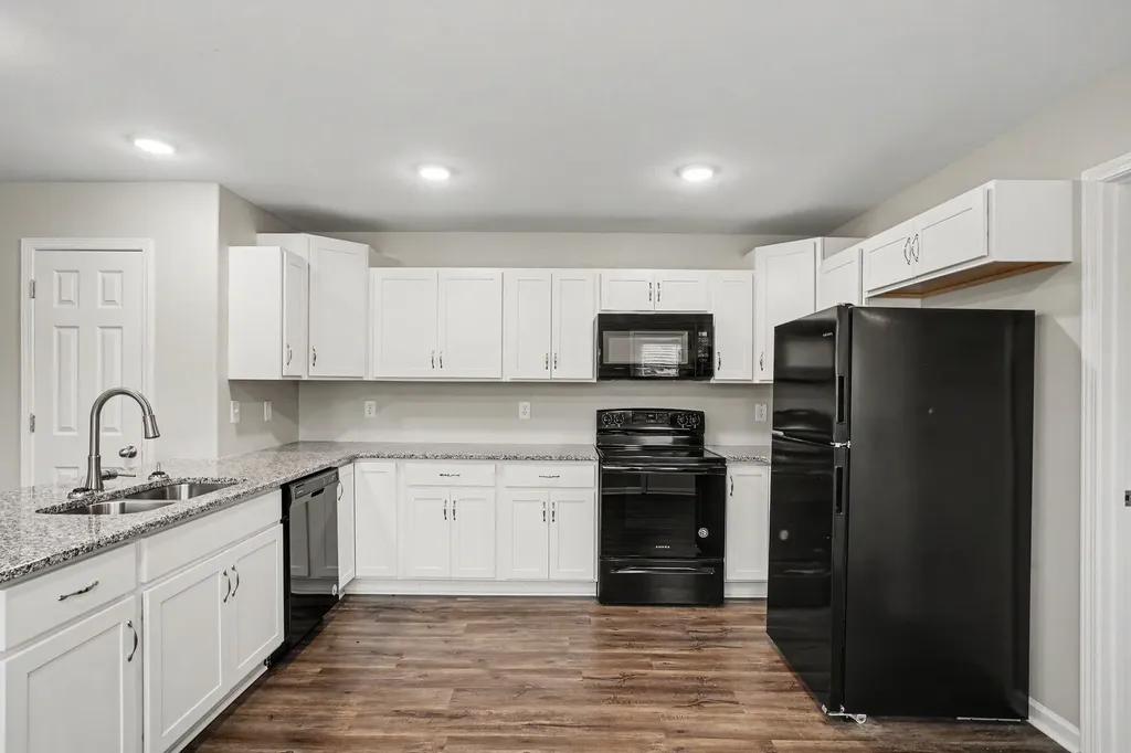 906 E Happy Hollow Drive Clarksville TN 37040