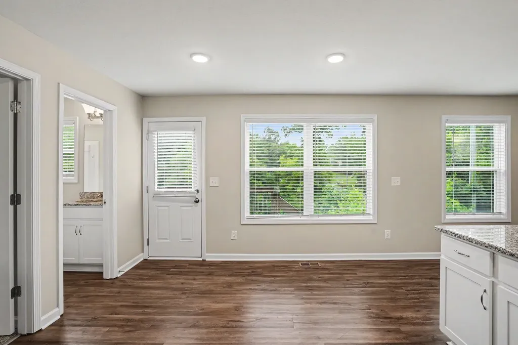 906 E Happy Hollow Drive Clarksville TN 37040