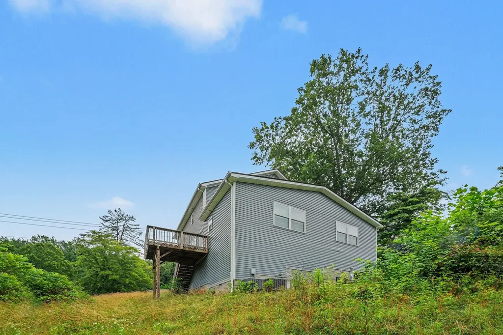 906 E Happy Hollow Drive Clarksville TN 37040