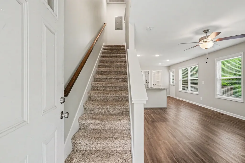 906 E Happy Hollow Drive Clarksville TN 37040