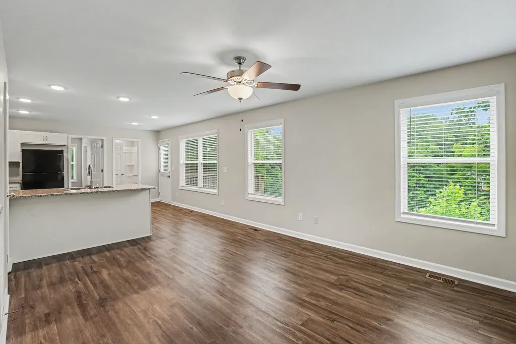 906 E Happy Hollow Drive Clarksville TN 37040
