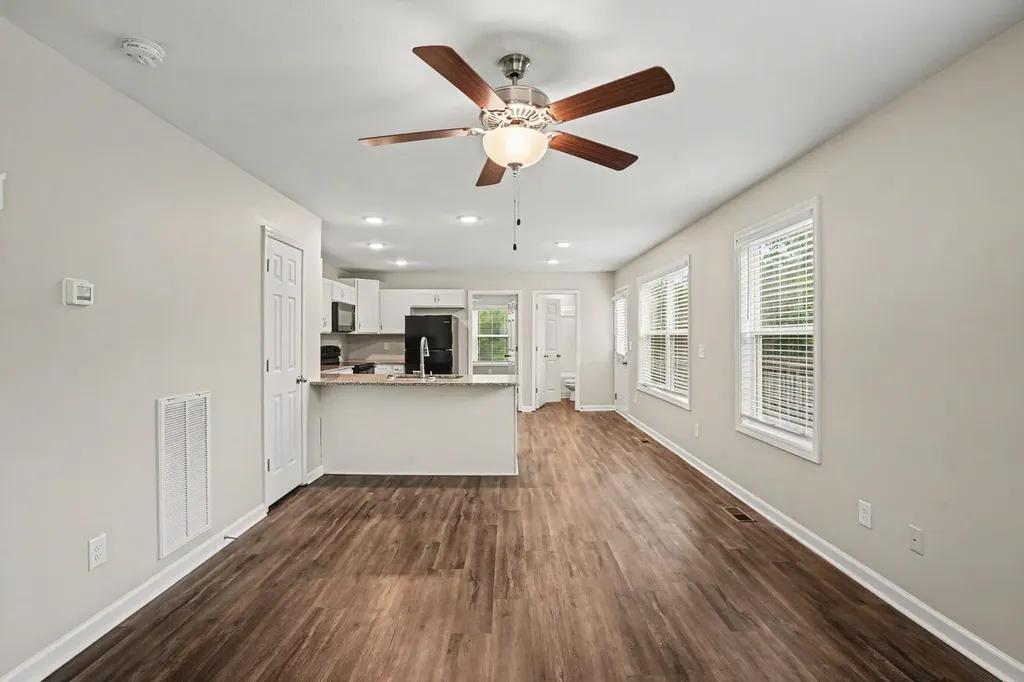 906 E Happy Hollow Drive Clarksville TN 37040
