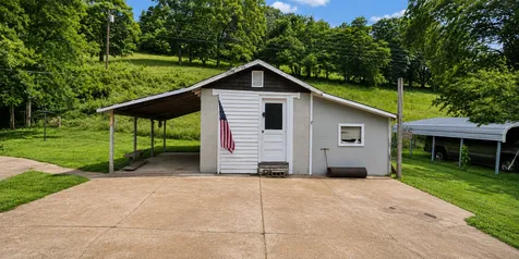 2039 Blackburn Hollow Road Cornersville TN 37047
