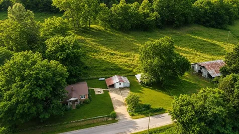 2039 Blackburn Hollow Road Cornersville TN 37047