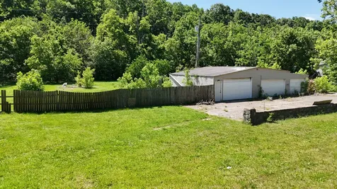 3587 Old Highway 31e Westmoreland TN 37186