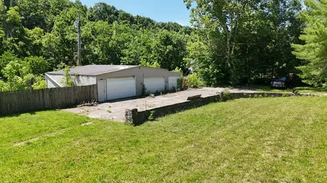 3587 Old Highway 31e Westmoreland TN 37186