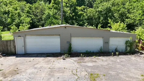 3587 Old Highway 31e Westmoreland TN 37186