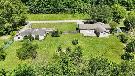 3587 Old Highway 31e Westmoreland TN 37186