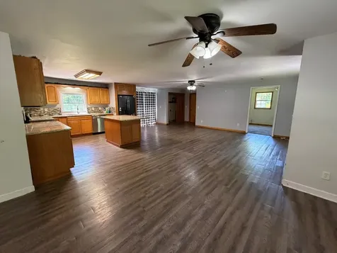 3587 Old Highway 31e Westmoreland TN 37186