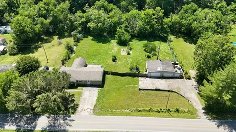 3587 Old Highway 31e Westmoreland TN 37186