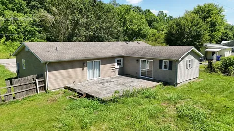 3587 Old Highway 31e Westmoreland TN 37186