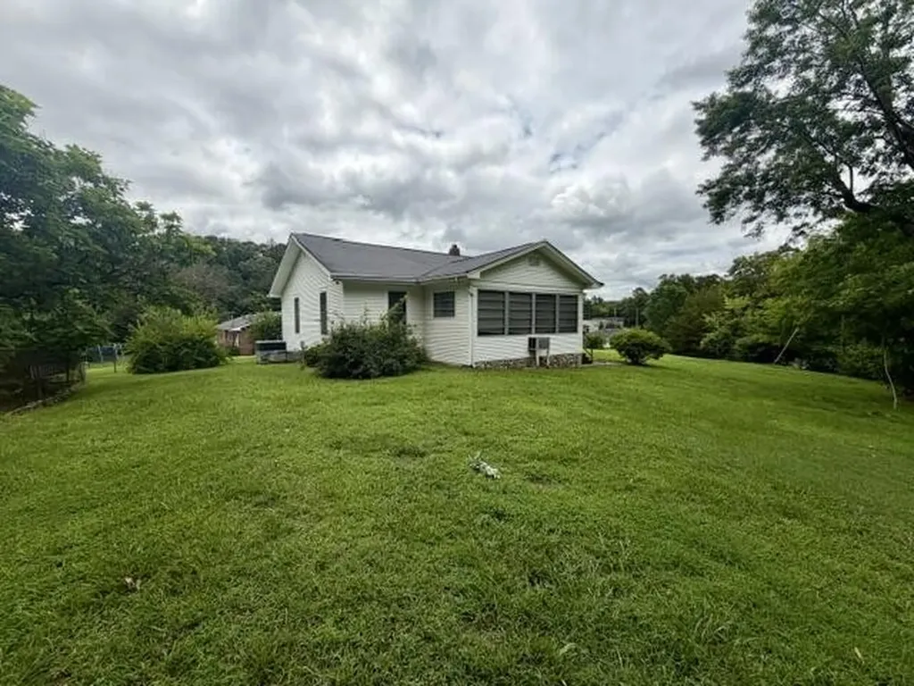 3637 Garner Road Chattanooga TN 37406