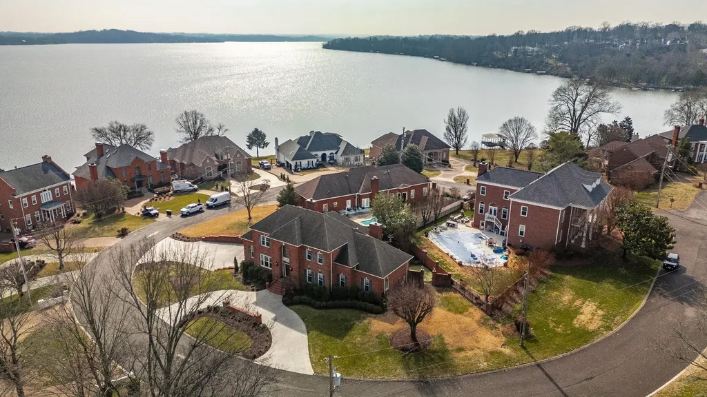 111 Governors Point Boulevard Hendersonville TN 37075