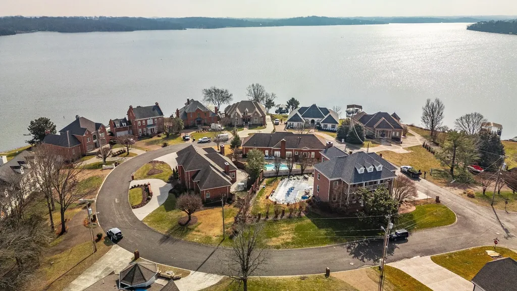 111 Governors Point Boulevard Hendersonville TN 37075