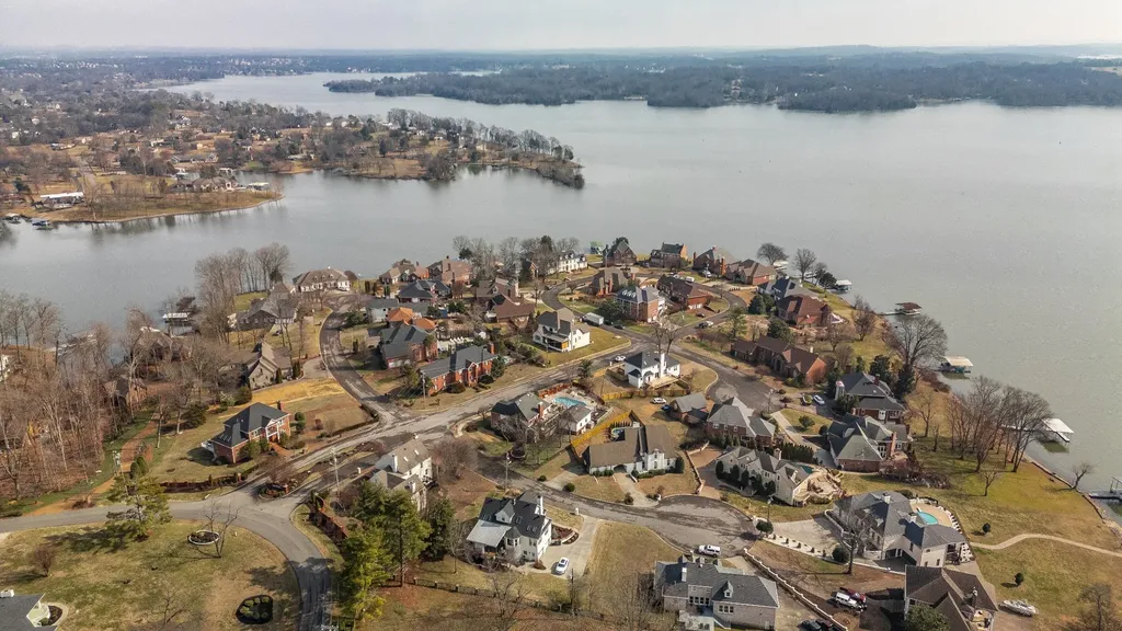 111 Governors Point Boulevard Hendersonville TN 37075
