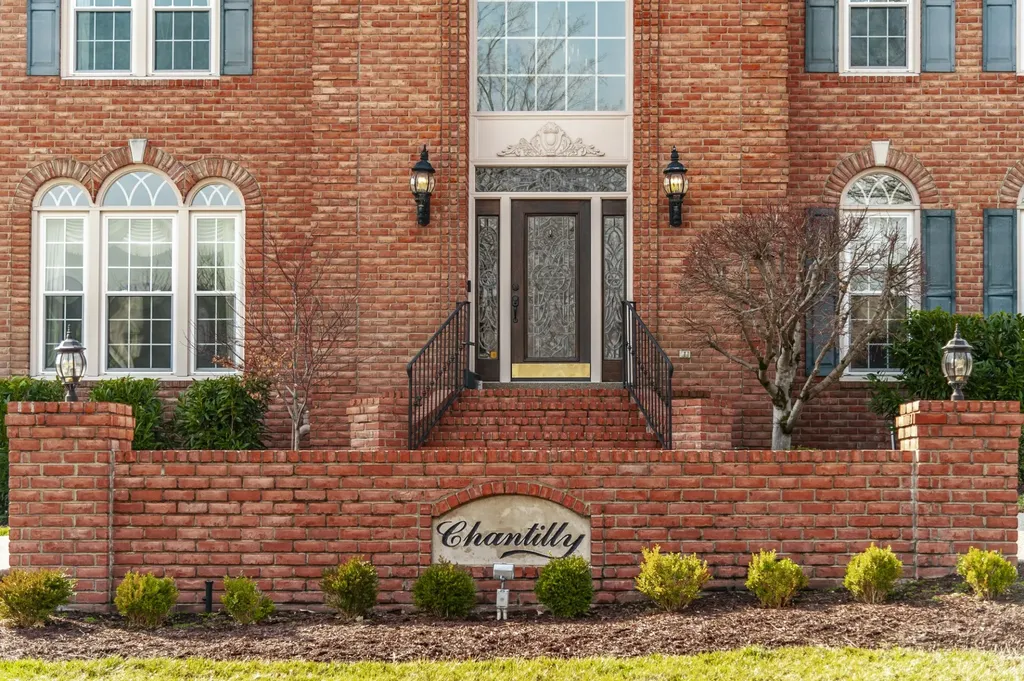 111 Governors Point Boulevard Hendersonville TN 37075
