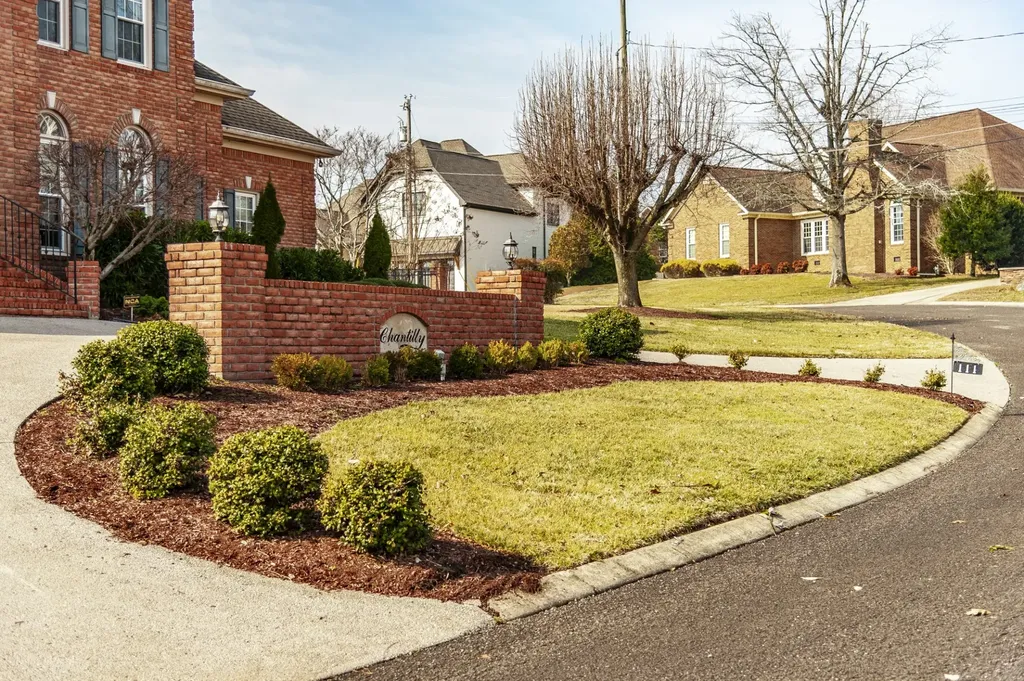 111 Governors Point Boulevard Hendersonville TN 37075