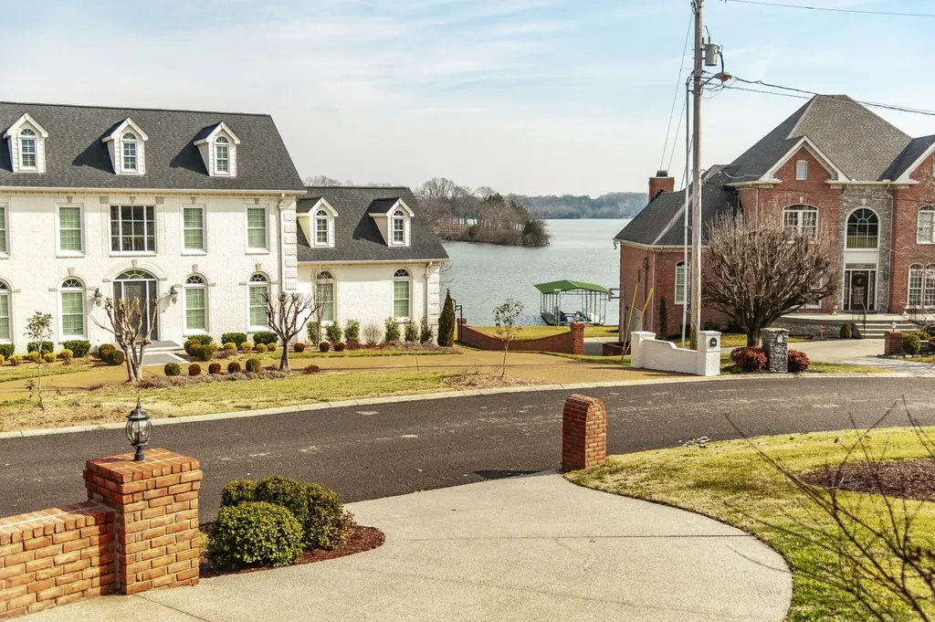 111 Governors Point Boulevard Hendersonville TN 37075