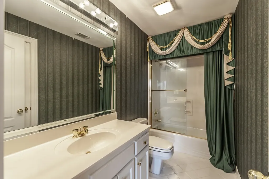 111 Governors Point Boulevard Hendersonville TN 37075