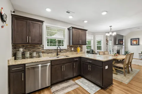 906 Riverwood Drive Buchanan TN 38222