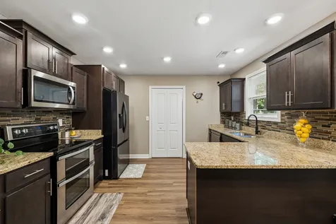 906 Riverwood Drive Buchanan TN 38222