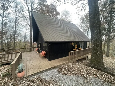 2029 Holly Creek Road Celina TN 38551