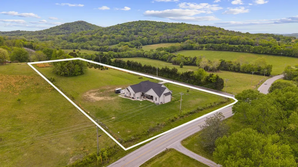 2625 Shop Springs Road Watertown TN 37184