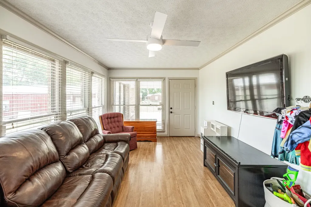 1976 Hartsville Pike Gallatin TN 37066