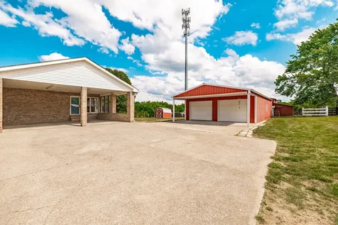 1976 Hartsville Pike Gallatin TN 37066