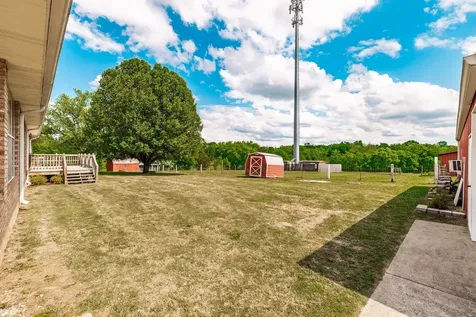 1976 Hartsville Pike Gallatin TN 37066