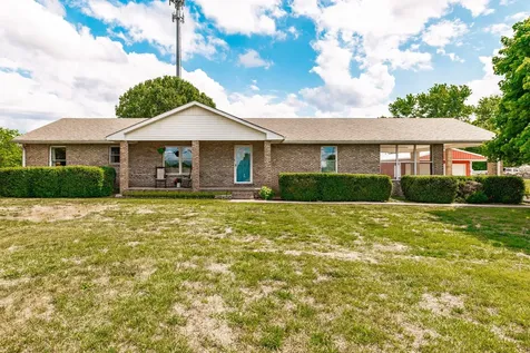 1976 Hartsville Pike Gallatin TN 37066