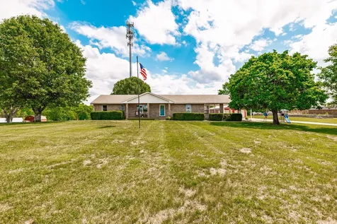 1976 Hartsville Pike Gallatin TN 37066