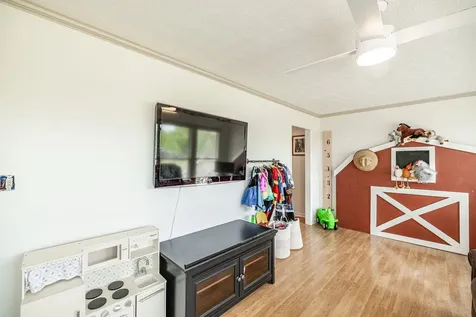 1976 Hartsville Pike Gallatin TN 37066