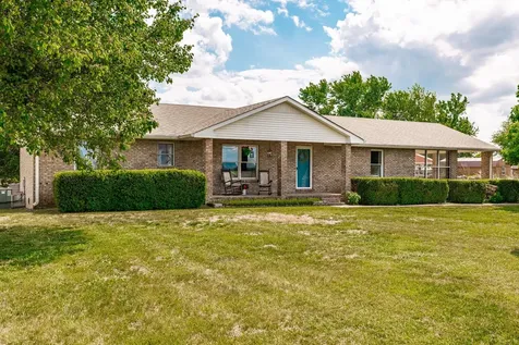 1976 Hartsville Pike Gallatin TN 37066