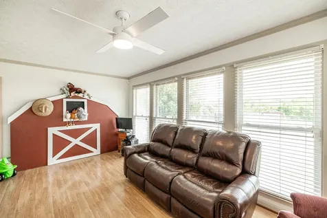 1976 Hartsville Pike Gallatin TN 37066