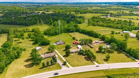 1976 Hartsville Pike Gallatin TN 37066
