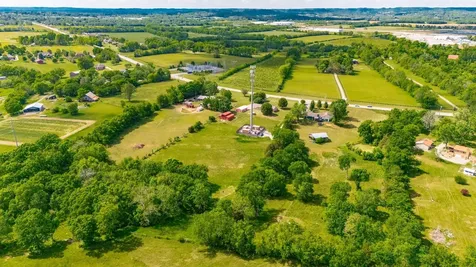 1976 Hartsville Pike Gallatin TN 37066