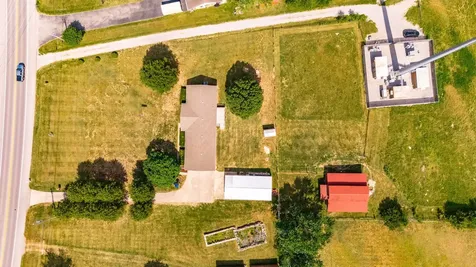 1976 Hartsville Pike Gallatin TN 37066