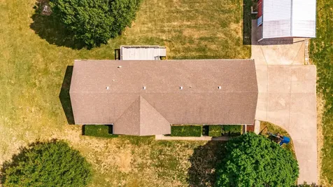 1976 Hartsville Pike Gallatin TN 37066