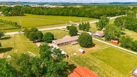 1976 Hartsville Pike Gallatin TN 37066
