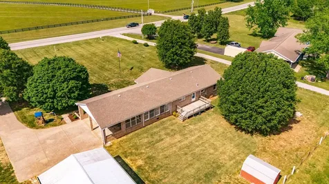 1976 Hartsville Pike Gallatin TN 37066