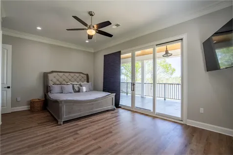 650 W Pillow Street Clifton TN 38425