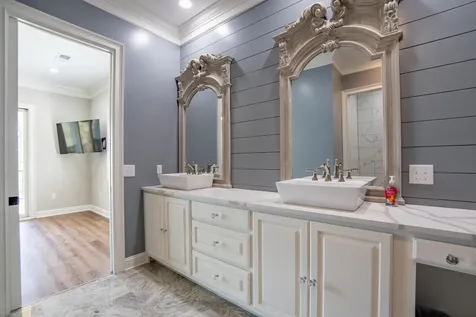 650 W Pillow Street Clifton TN 38425