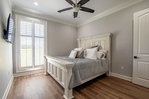 650 W Pillow Street Clifton TN 38425