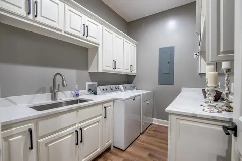650 W Pillow Street Clifton TN 38425