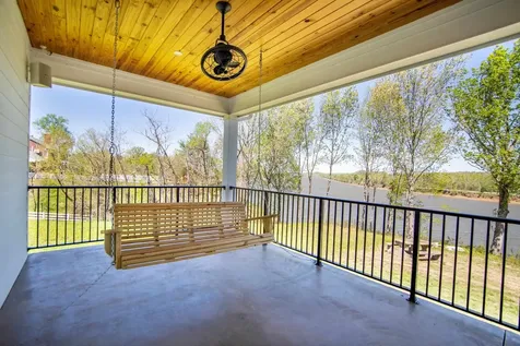 650 W Pillow Street Clifton TN 38425
