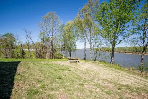 650 W Pillow Street Clifton TN 38425