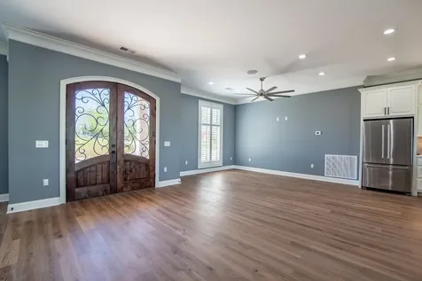 650 W Pillow Street Clifton TN 38425