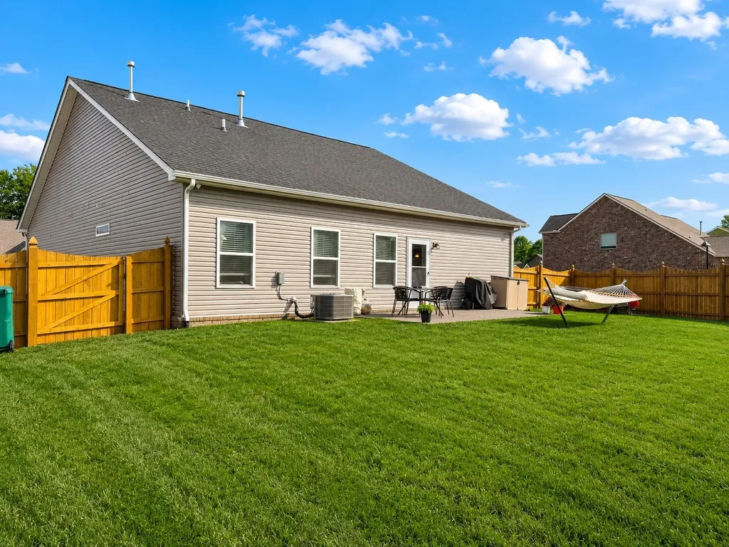 131 Crabourne Drive White House TN 37188